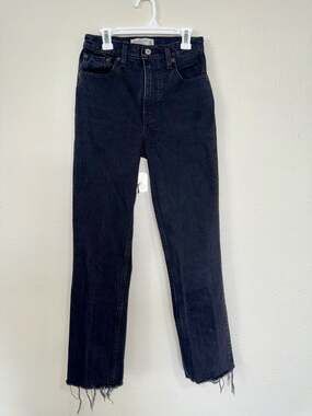 Abercrombie & Fitch Ultra High Rise '90s Straight Jean w Raw Hem Faded Black